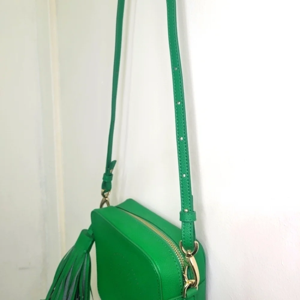 [NWOT] SMILEY FACE 😊 GREEN CAMERA BAG WITH TASSEL (from Korea)💚